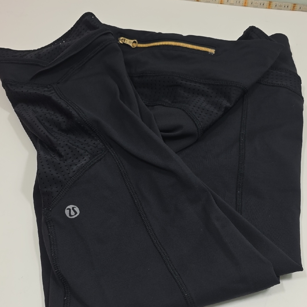 Black  Lululemon Leggings with Gold Zipper Size 8